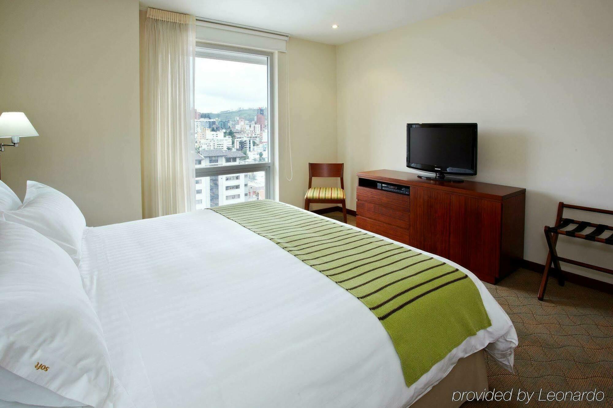 Holiday Inn Express Quito, An Ihg Hotel Ngoại thất bức ảnh