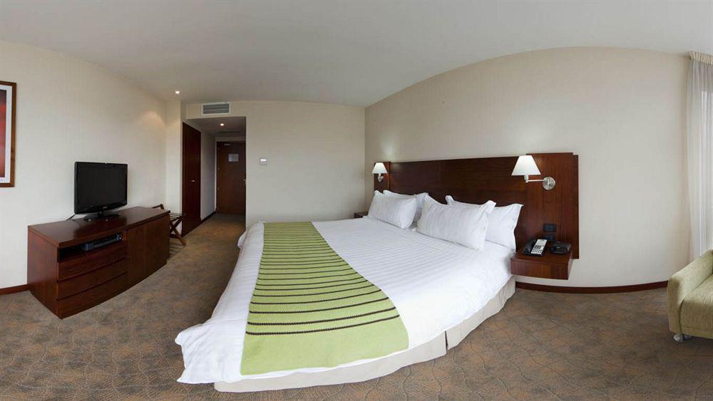 Holiday Inn Express Quito, An Ihg Hotel Ngoại thất bức ảnh